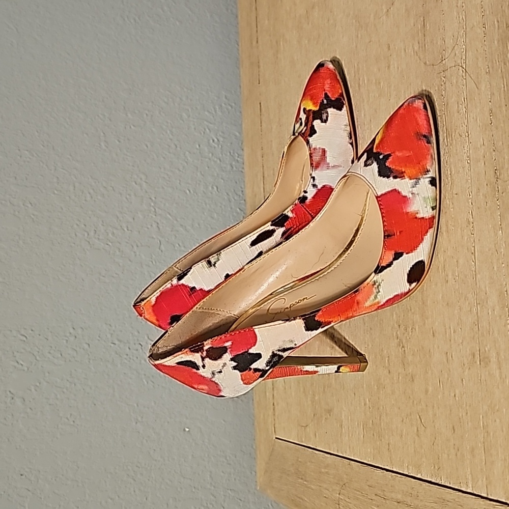 Size 6 Jessica Simpson Watercolor Pumps